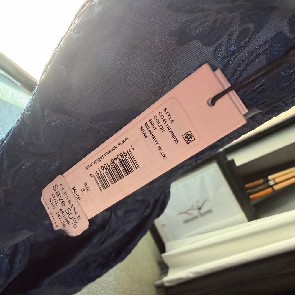 Alice + Olivia Navy Blue Textured Dress - Picture 4 of 5